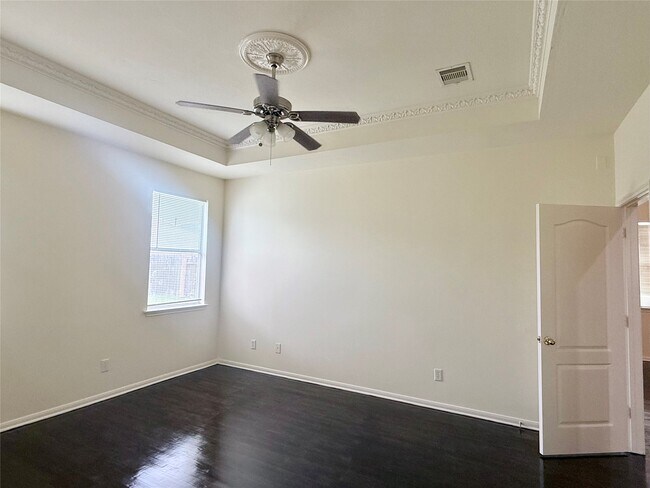 Building Photo - 6530 Signal Point Ln