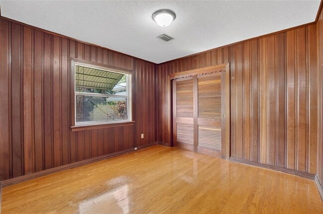 Building Photo - 3107 S Emerson St