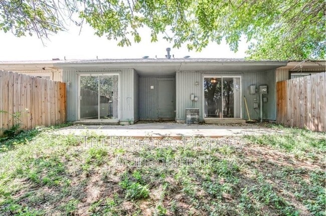 Building Photo - 210 Kathleen Dr