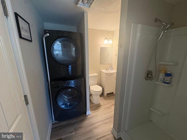Building Photo - 204 Bosun Cove