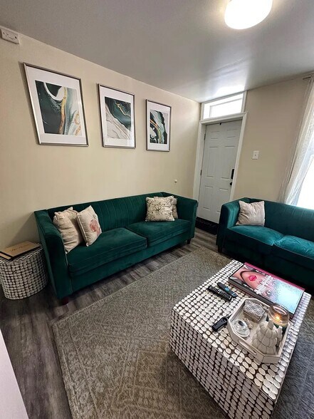 Building Photo - 2727 Webb St