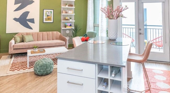 Building Photo - 650 E Brooklyn Vlg Ave