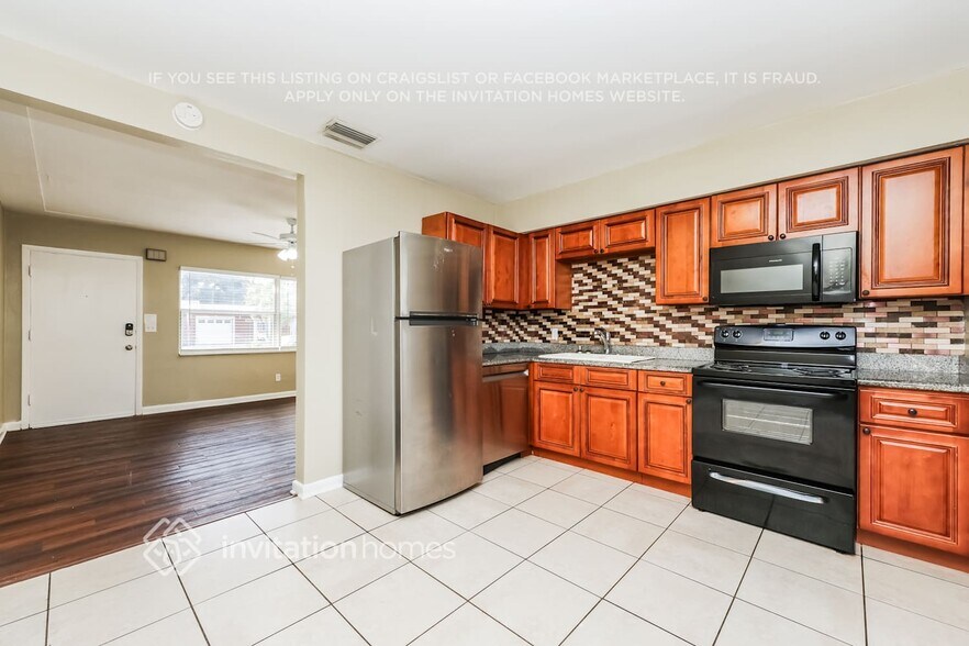 Building Photo - 2901 34th Ave N