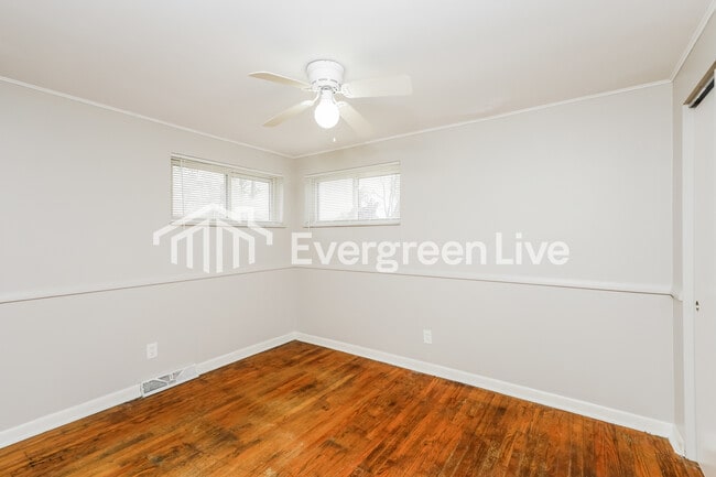 Building Photo - 5732 Cromley Dr