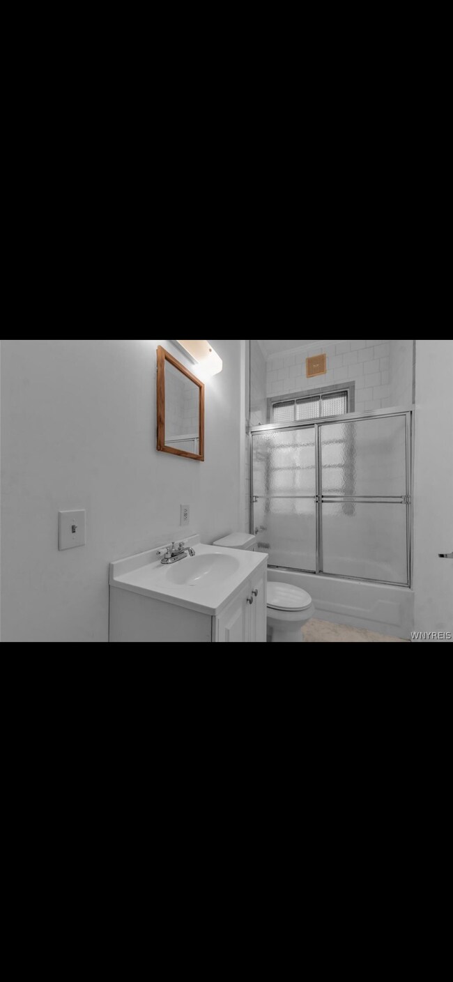Building Photo - 444 Linwood Ave
