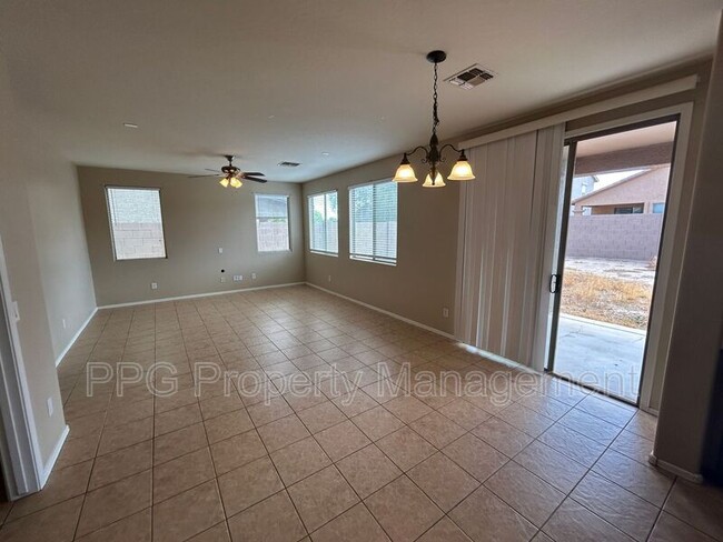 Building Photo - 17931 W Sunnyslope Ln