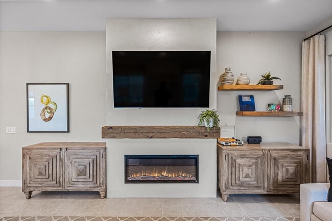 Building Photo - 14462 W Artemisa Ave