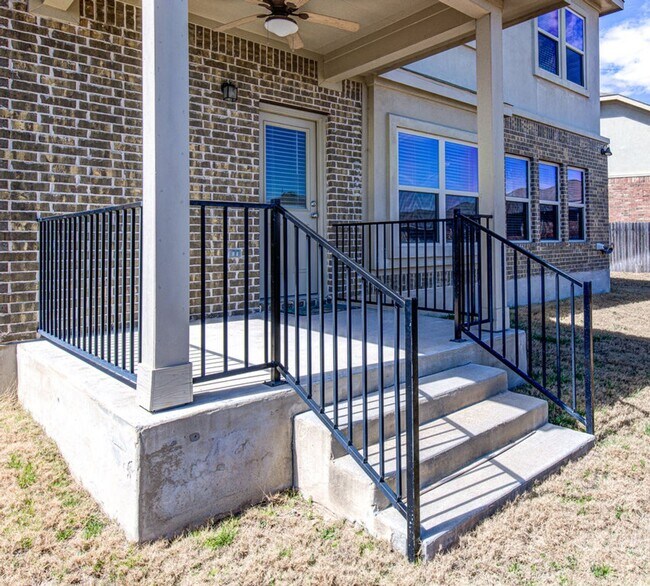 Building Photo - 508 Nogales Ln
