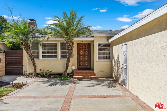 Building Photo - 4221 Stewart Ave