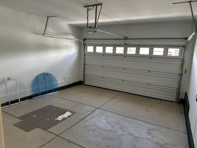 Building Photo - **AVAILABLE NOW!! Age 55+ Gated Community ...