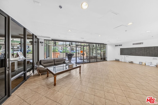 Building Photo - 421 La Fayette Park Pl