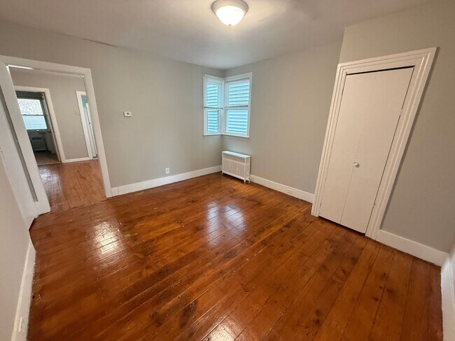 Building Photo - 1048 Northampton St