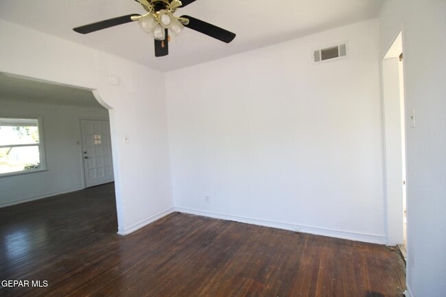 Building Photo - 3200 Richmond Ave