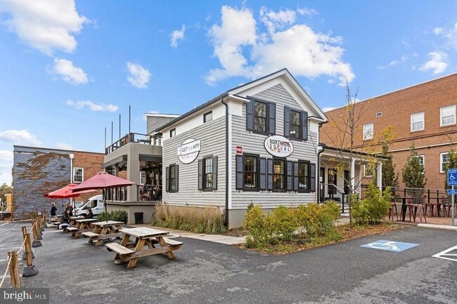 Building Photo - 2809 Bolling Rd