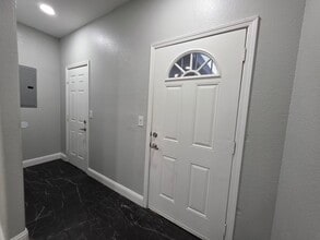 Building Photo - 5521 Enrico Blvd