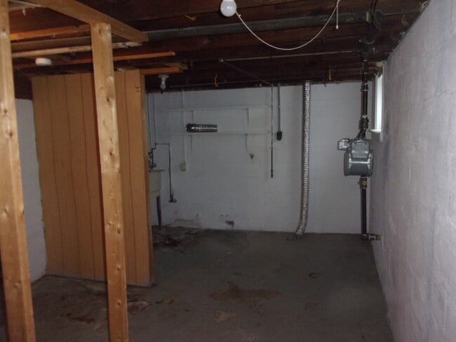 Building Photo - 2810 Northland St