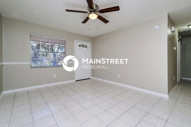 Building Photo - 3 Bedroom Pet-Friendly Home in TAMPA, FL with Main Street Renewal