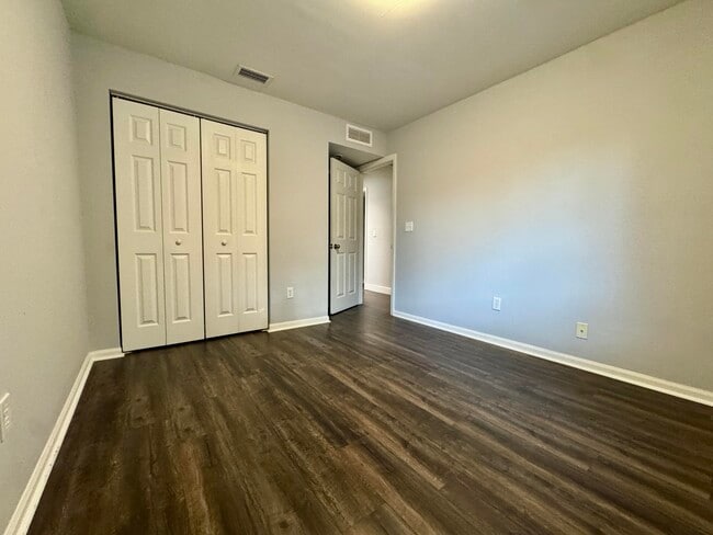 Building Photo - 2216 White Pine Cir