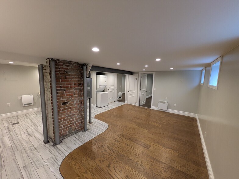 Building Photo - 2424 S Bannock St