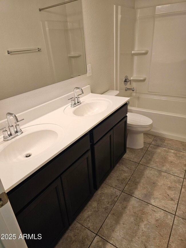 Building Photo - 36565 W Santa Monica Ave