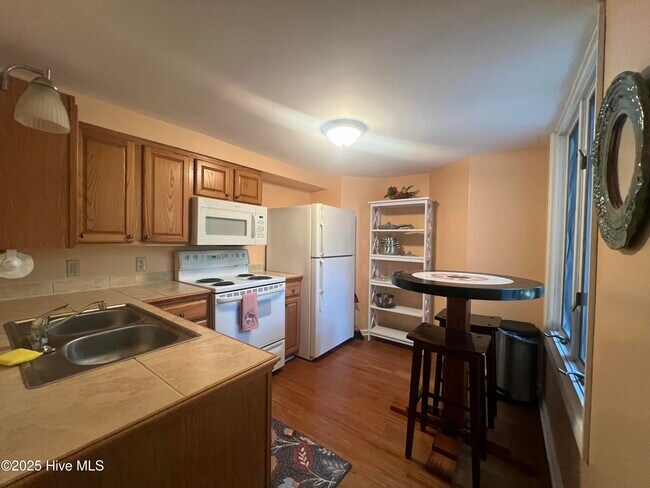 Building Photo - 104 Rolling Hill Ct