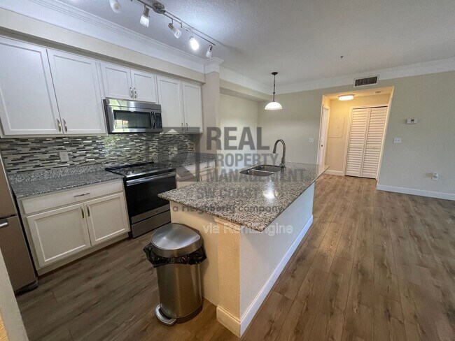 Building Photo - 11550 Villa Grand