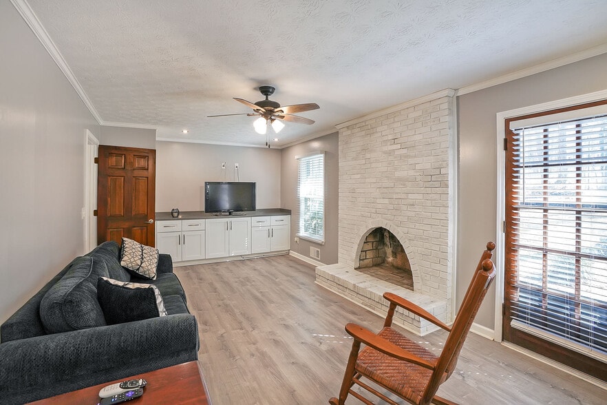 Building Photo - 752 Mountainbrooke Cir