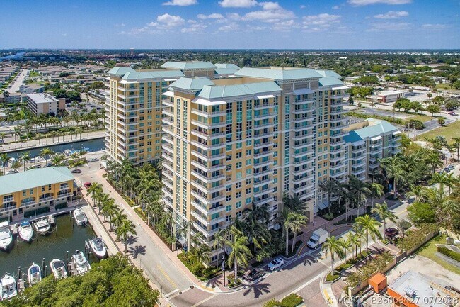 Building Photo - 700 E Boynton Beach Blvd