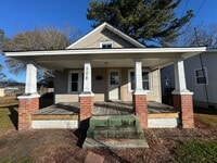 Building Photo - 508 Bank St