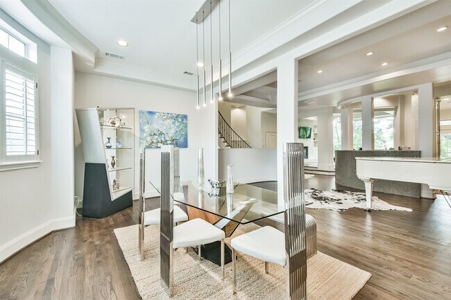Building Photo - 4736 Post Oak Timber Dr