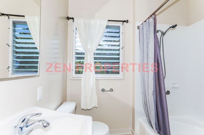 Building Photo - 3 bedroom, 2.5 bath home for rent in Lower...