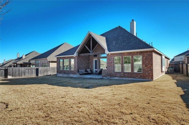 Building Photo - 19800 Moorlynch Ave