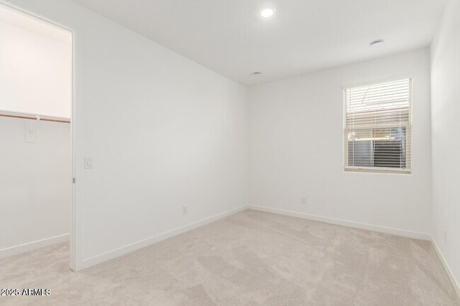 Building Photo - 11157 W Parkway Dr