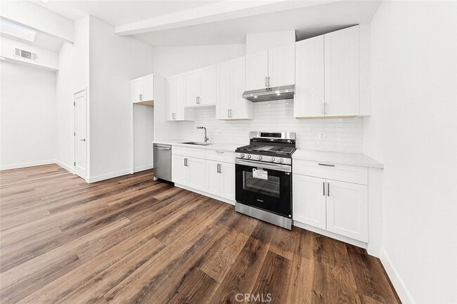 Building Photo - 13010 Hartland St