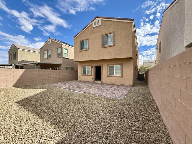 Building Photo - 4 BED, 2.5 BATH, 2 CAR-GARAGE, TWO-STORY, SINGLE FAMILY HOME FOR