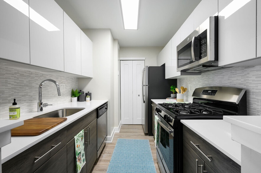 Building Photo - Regency Towers Apartments