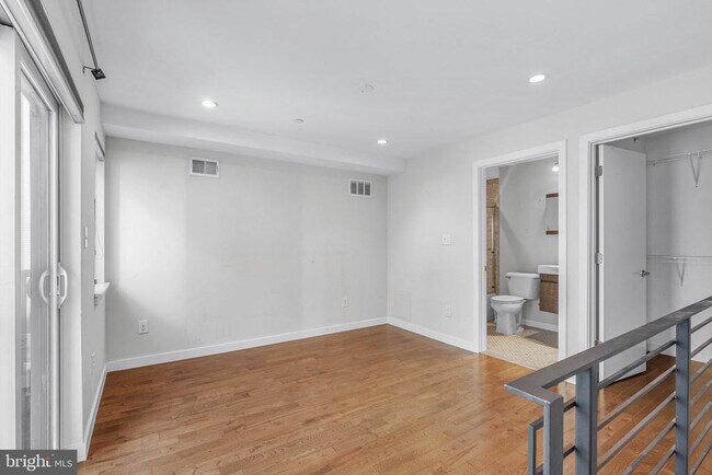 Building Photo - 1341 S 20th St