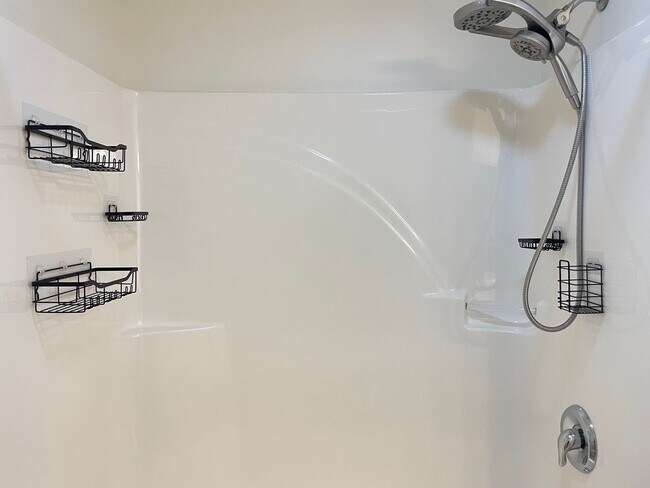 Building Photo - Beautiful 3 bedroom 2 bathroom Rancher in Great Manheim Location!