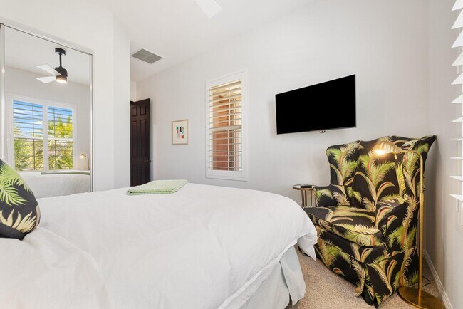 Building Photo - 61185 Soaptree Dr