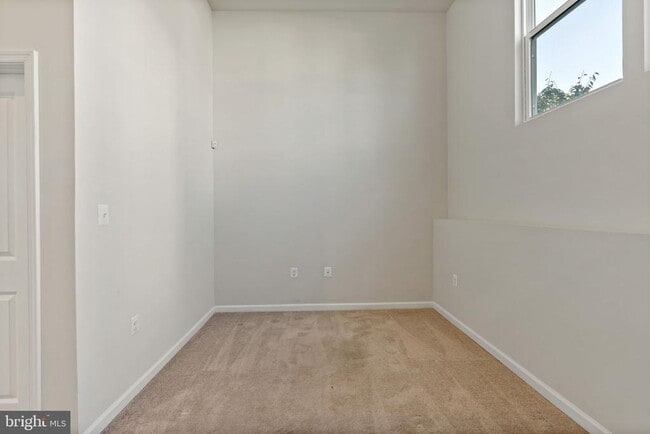 Building Photo - 66 National St