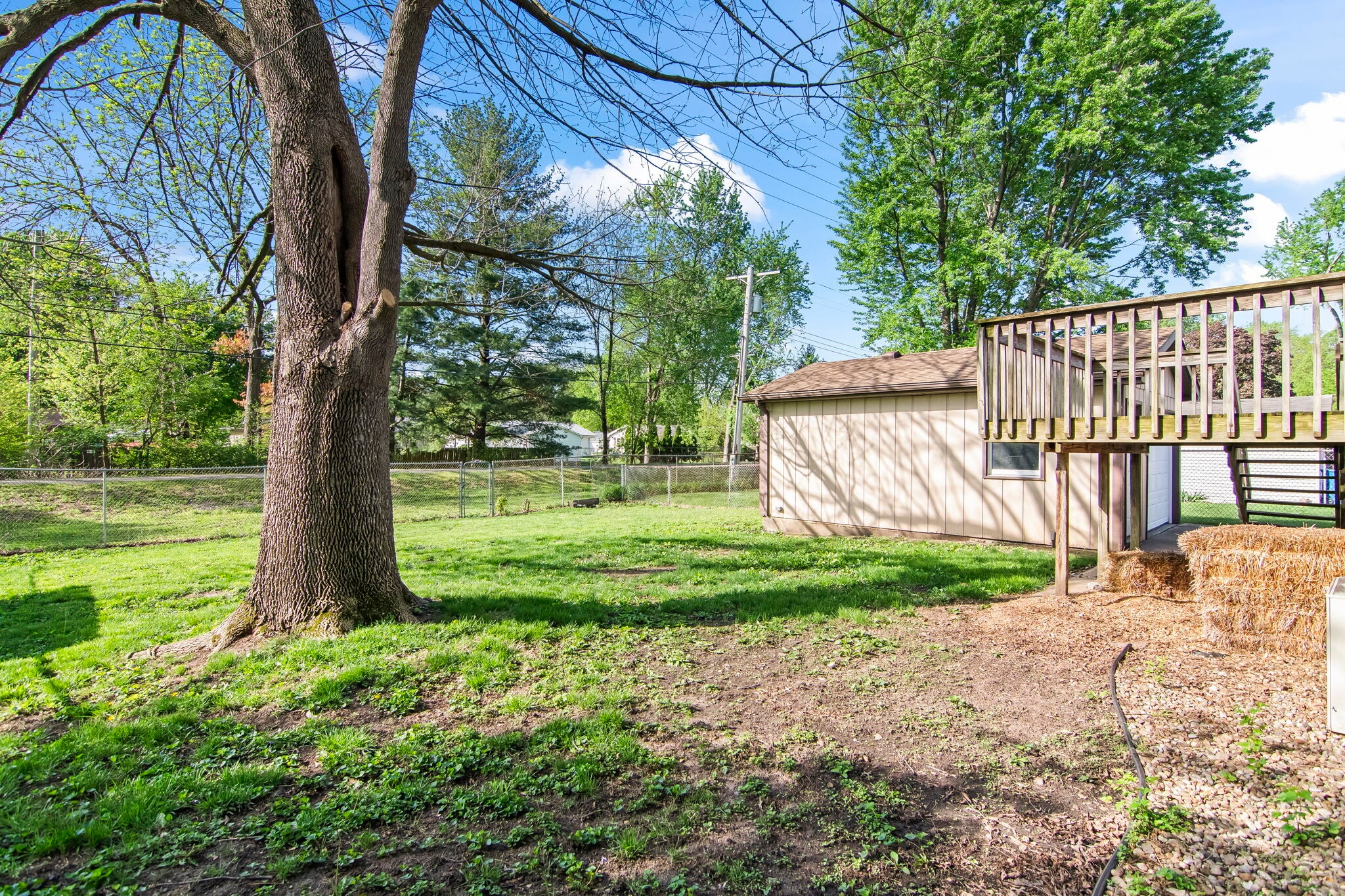 Building Photo - 204 Saxon Dr