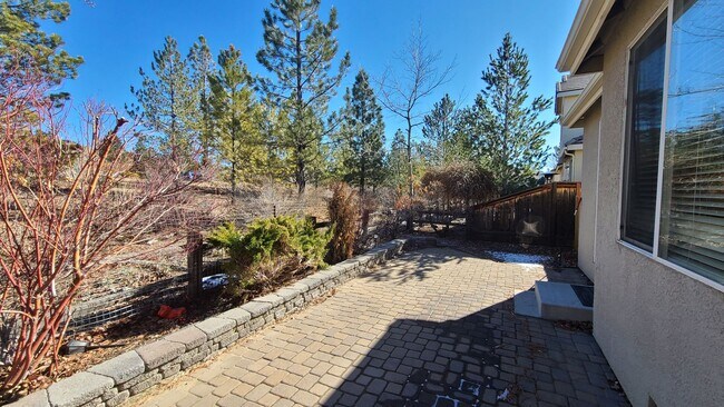 Building Photo - Single Story Sommerset Home!