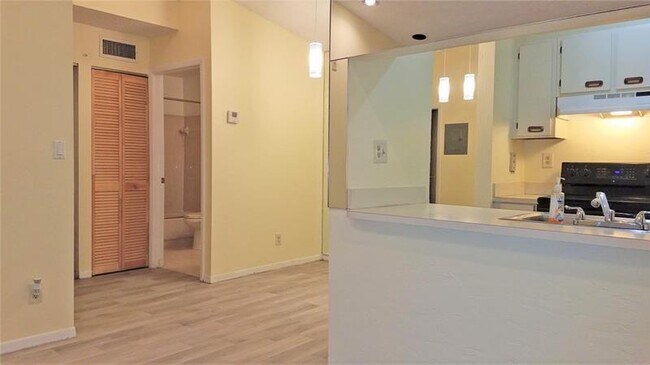 Building Photo - 9466 Boca Cove Cir