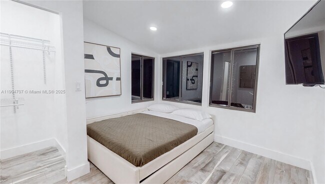 Building Photo - 2525 Garfield St