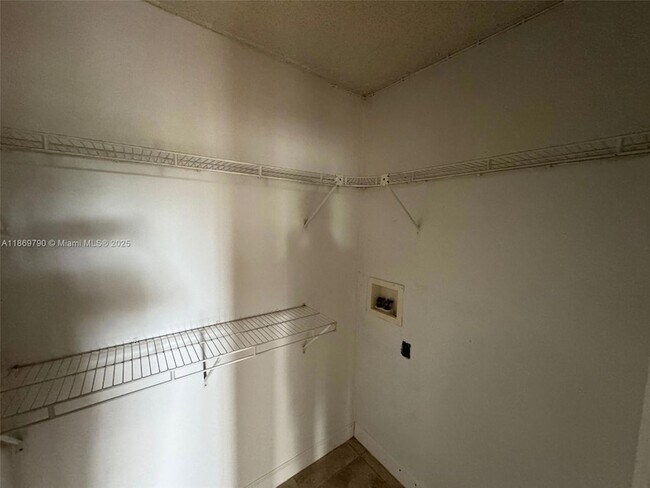 Building Photo - 3301 Spanish Moss Terrace