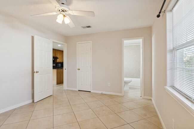 Building Photo - 1861 Dolphin Dr