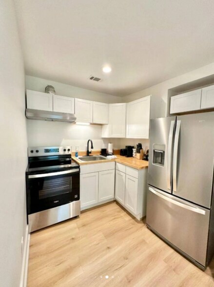 Building Photo - 1313 Live Oak St