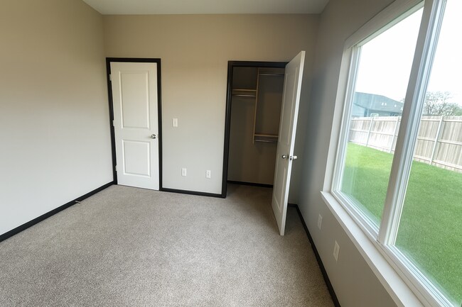 Building Photo - 619/21 N Grandstone St