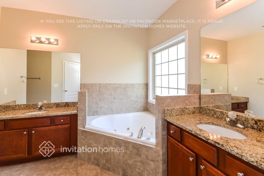 Building Photo - 2708 Westport Ln SW