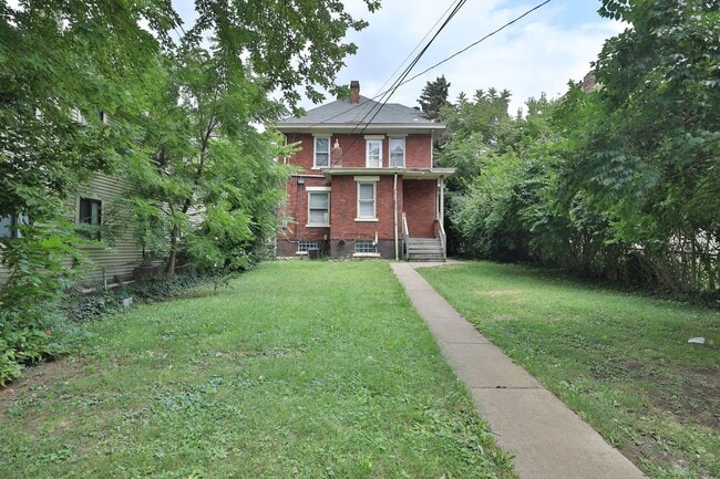 Building Photo - 117 E Lane Ave